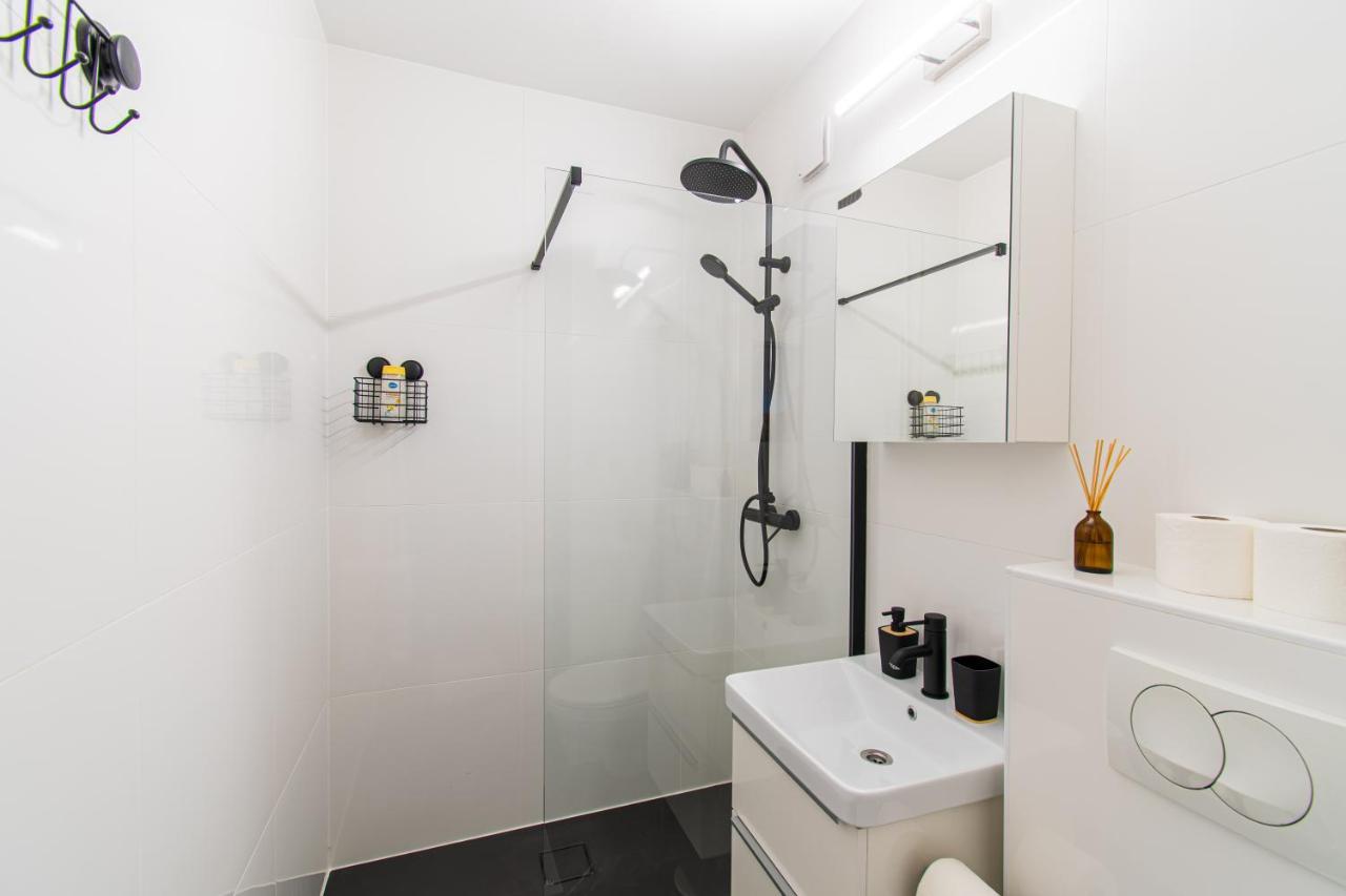 Flexible Selfcheckins 53 - - Loggia - New - Luxury